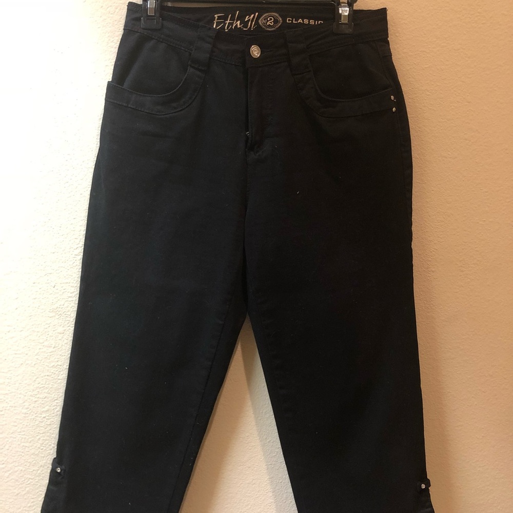 Women’s Black Jeans Capris